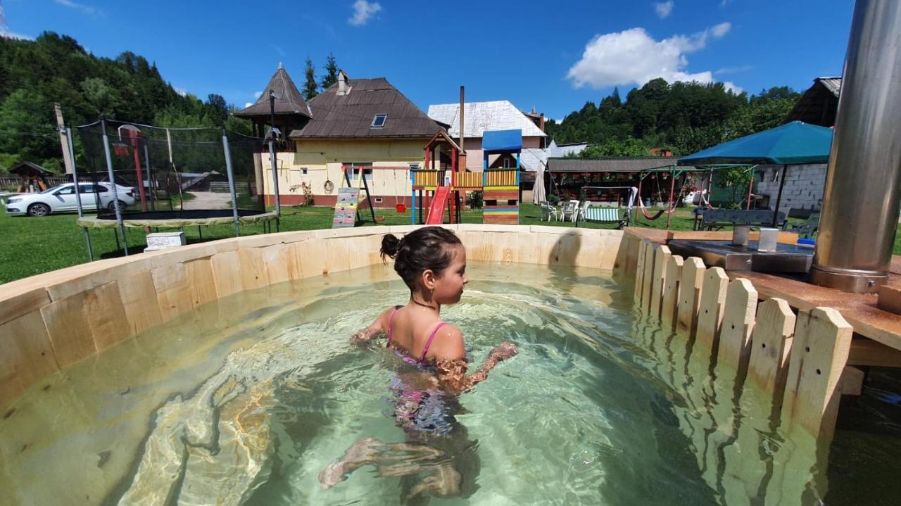 Casa Petruta Dambovicioara Hotel Podu Dimbovitei Eksteriør billede